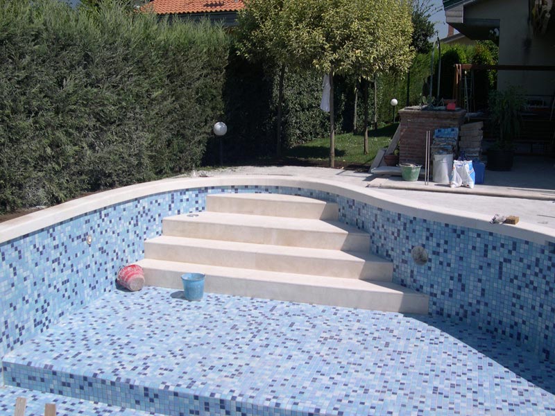 Realizzazione-Piscina-in-villa